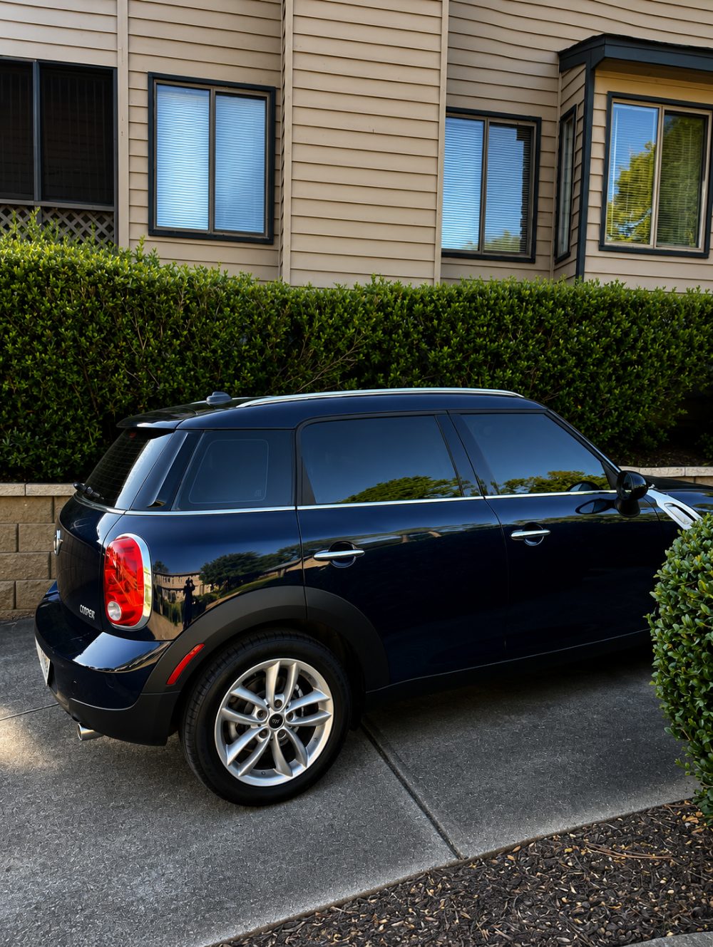 Joe Illescas's MINI Cooper Countryman front, tinted by The Tint Shop